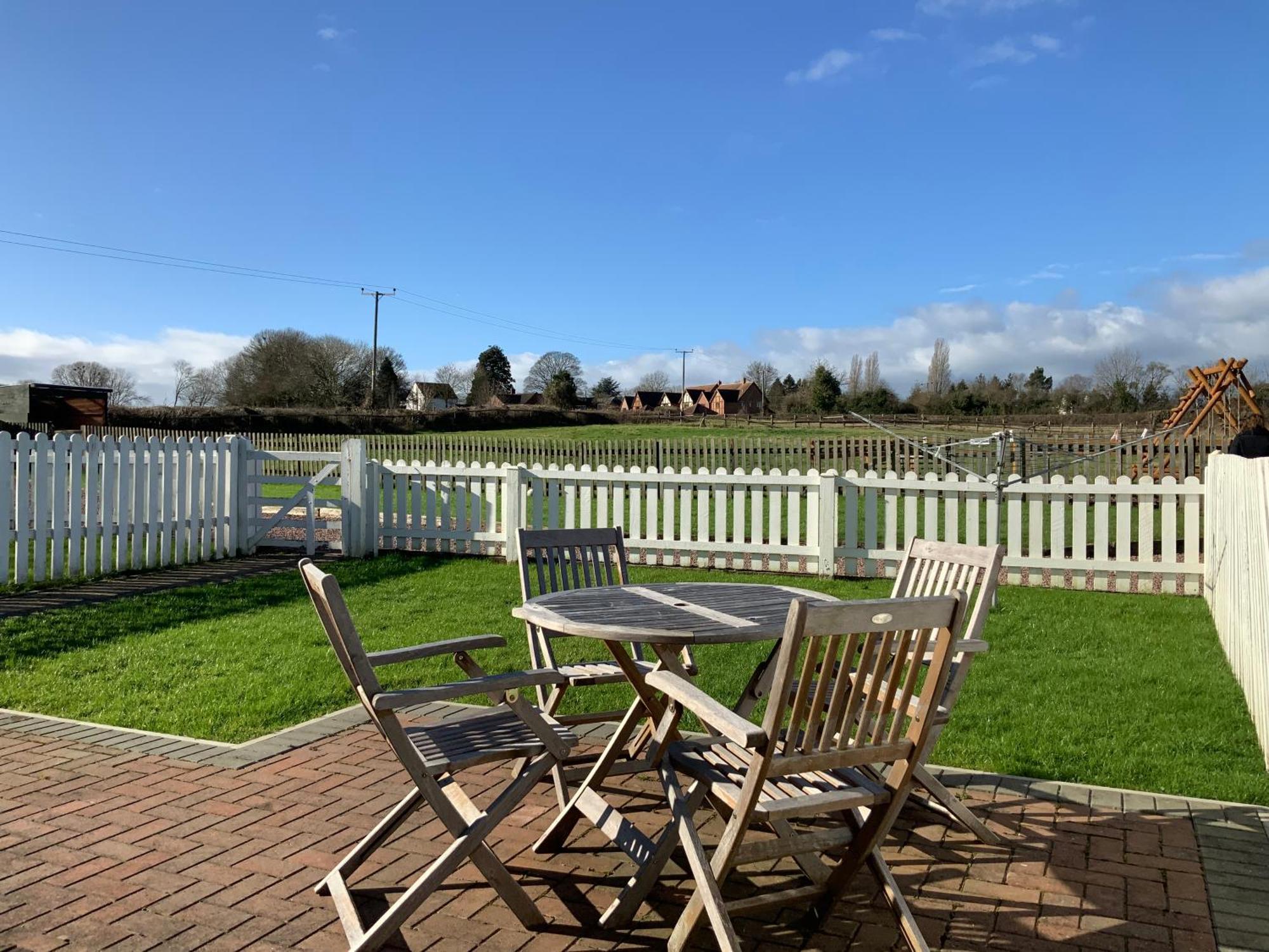 Woodpecker Cottage At Frog Trotters Cottages Hartpury Εξωτερικό φωτογραφία