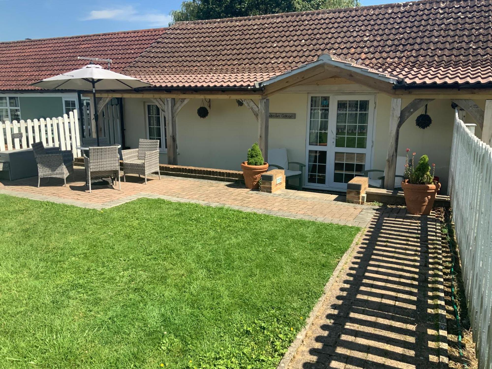 Woodpecker Cottage At Frog Trotters Cottages Hartpury Εξωτερικό φωτογραφία